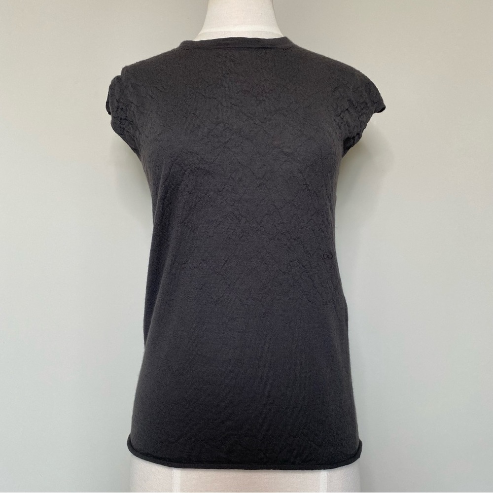 Sminfinity Short Sleeved Textured Gray Wool Sweater Tee, Small - Picture 7 of 13
